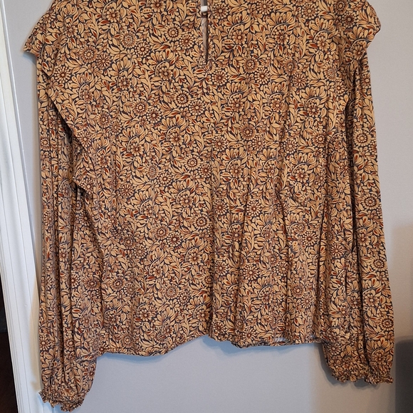 a.n.a Floral Patterned Blouse in Brown and Tan Bundle 2 For $10 - Picture 2 of 4